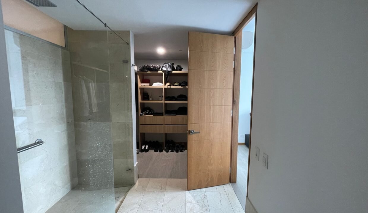Apatamento en Venta en Medellin El Poblado El Tesoro (5)