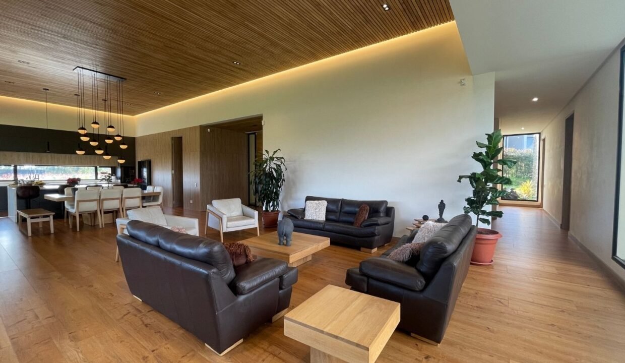 Casa En Venta de Lujo en El Alto de Las Palmas Medellin (11)