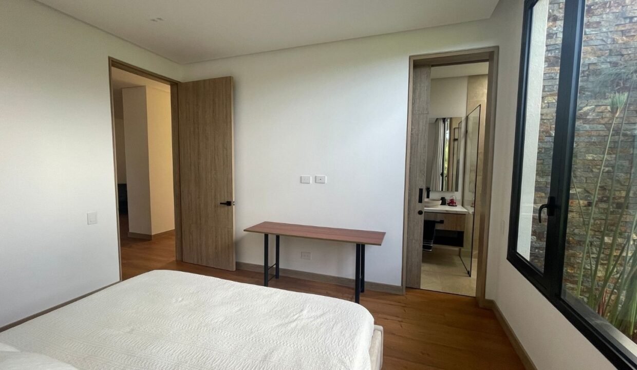 Casa En Venta de Lujo en El Alto de Las Palmas Medellin (22)