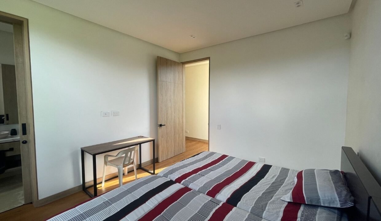 Casa En Venta de Lujo en El Alto de Las Palmas Medellin (24)