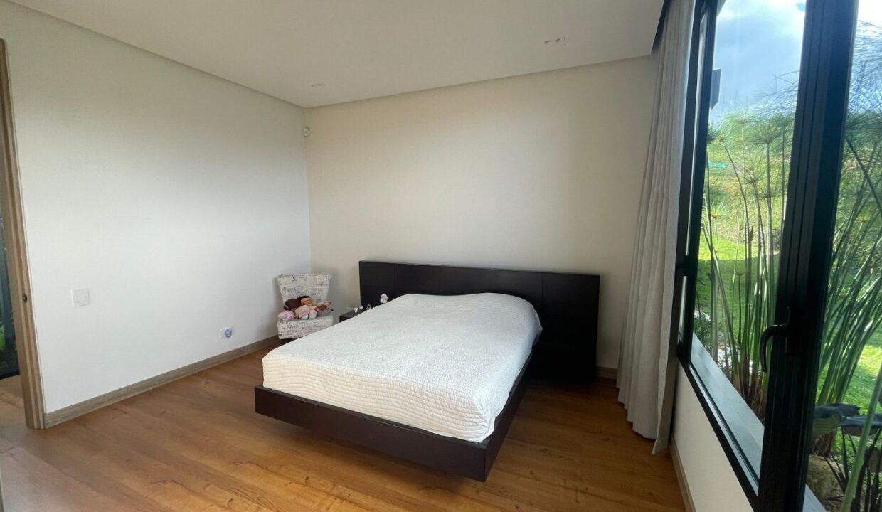 Casa En Venta de Lujo en El Alto de Las Palmas Medellin (31)