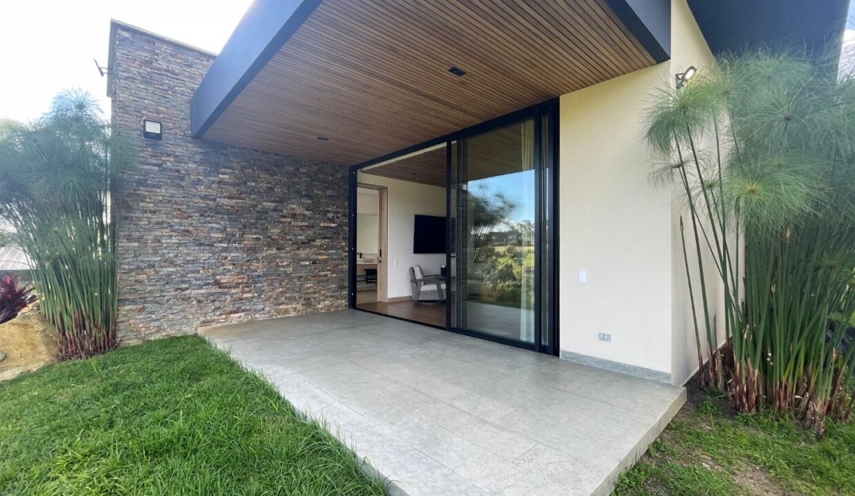 Casa En Venta de Lujo en El Alto de Las Palmas Medellin (41)