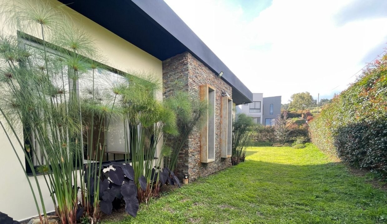 Casa En Venta de Lujo en El Alto de Las Palmas Medellin (47)