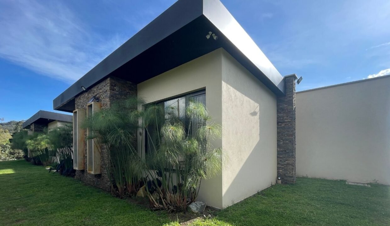 Casa En Venta de Lujo en El Alto de Las Palmas Medellin (50)