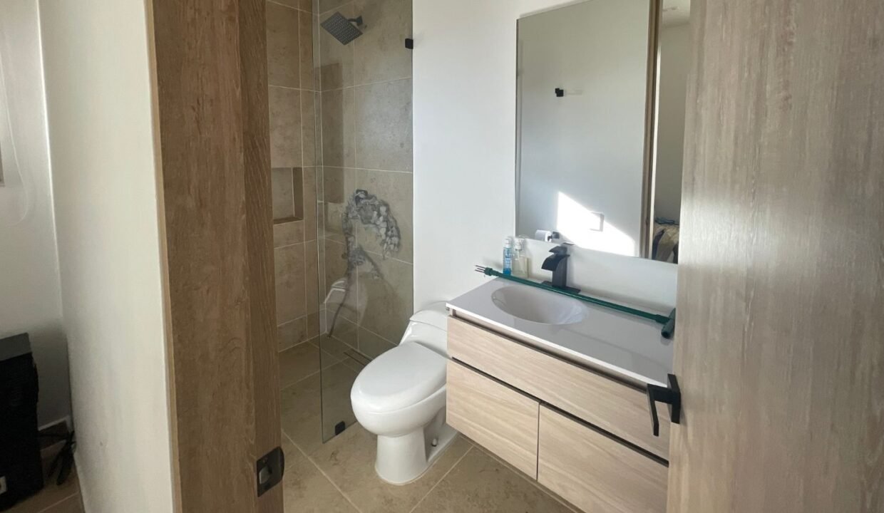 Casa En Venta de Lujo en El Alto de Las Palmas Medellin (57)