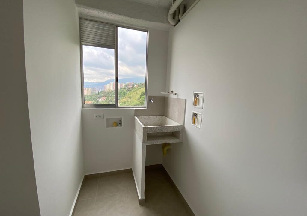 WhatsApp Image 2022-12-15 at 1.50.26 PM (1)