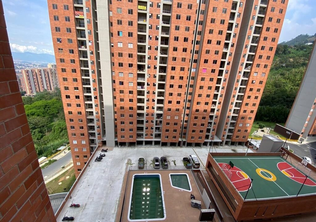 WhatsApp Image 2022-12-15 at 1.50.26 PM (5)